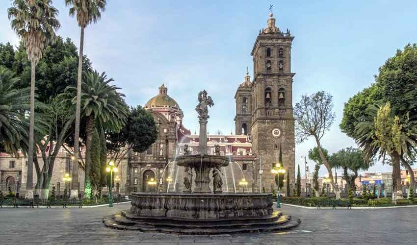 Zócalo y Catedral de Puebla